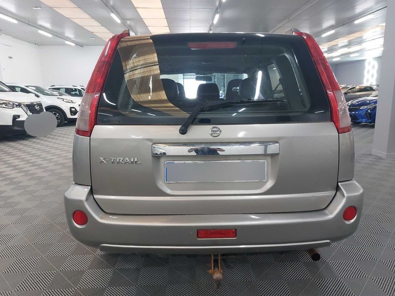 Nissan X-Trail 2.0 Elegance — zdjęcie 4