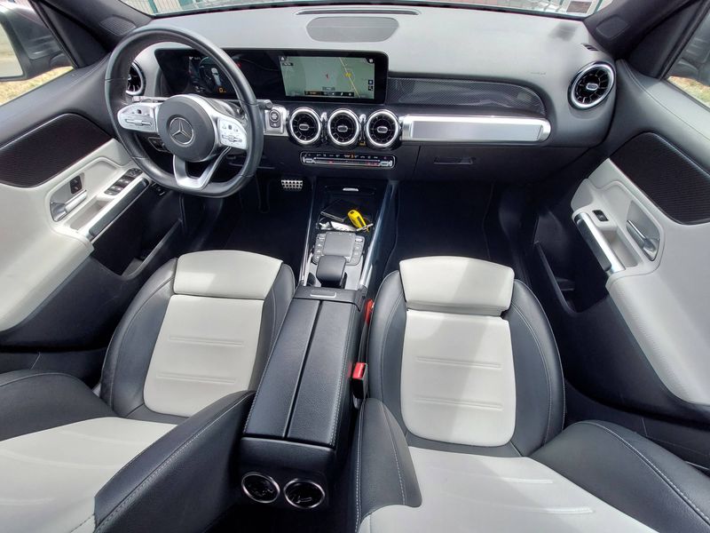Mercedes-Benz GLB-Klasse GLB 200 d AMG Line — zdjęcie 11