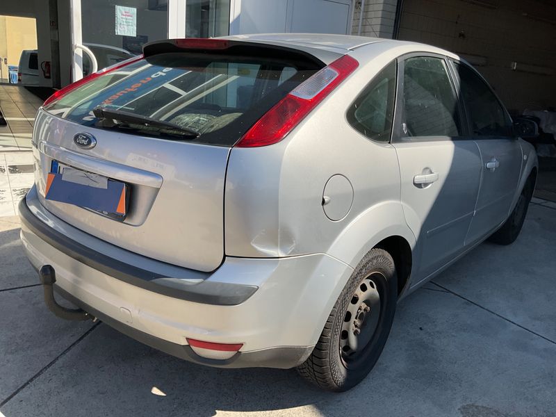 Ford Focus 1.6 Ghia 2006 – снимка 2