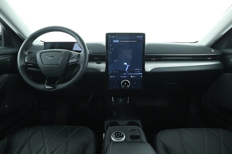 Ford Mustang Mach-E electric drive 198 kW — zdjęcie 12