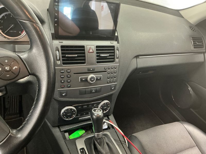 Mercedes-Benz C-Klasse C 180 CGI BlueEfficiency Avantgarde 2011 – снимка 26