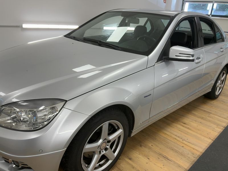 Mercedes-Benz C-Klasse C 180 CGI BlueEfficiency Avantgarde — zdjęcie 2