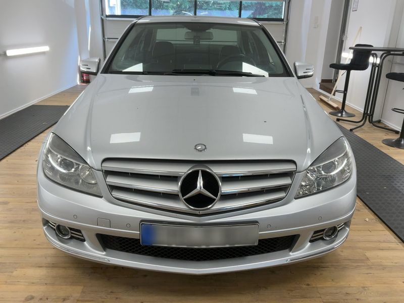 Mercedes-Benz C-Klasse C 180 CGI BlueEfficiency Avantgarde — zdjęcie 9