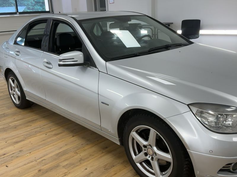 Mercedes-Benz C-Klasse C 180 CGI BlueEfficiency Avantgarde — zdjęcie 8