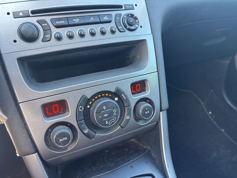 Peugeot 308 1.6 Active — zdjęcie 13