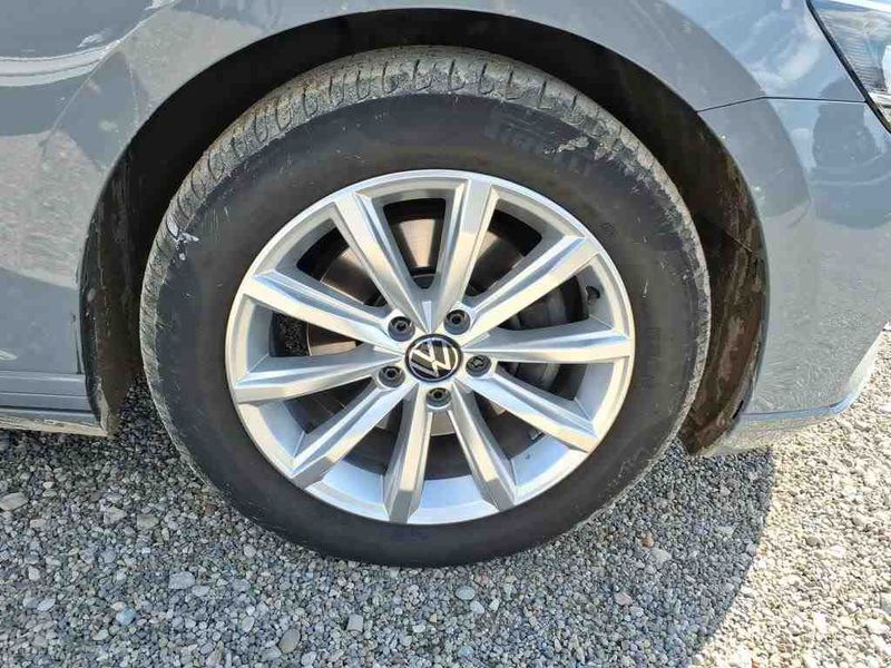 Volkswagen Passat 2.0 TDI Business — zdjęcie 21