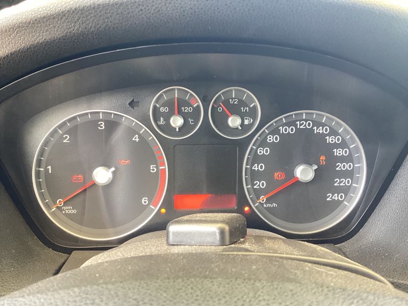 Ford Focus 2.0 TDCi Sport 2007 – снимка 4