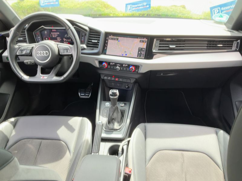 Audi A1 Sportback 40 TFSI Edition One — zdjęcie 12