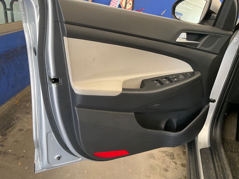 Hyundai Tucson 2.0 CRDi Mild-Hybrid Premium 4WD 2019 – снимка 29