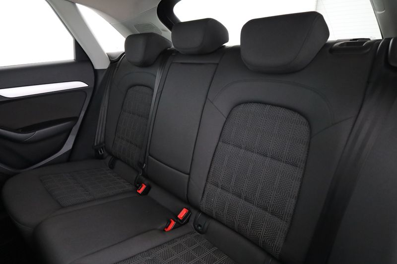 Audi Q3 2.0 TDI quattro Sport 2017 – снимка 19