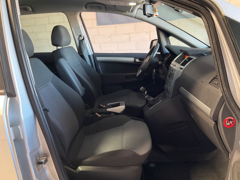 Opel Zafira 1.7 CDTI Enjoy — zdjęcie 3
