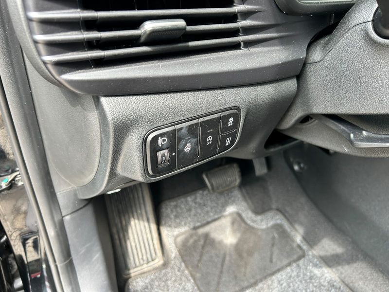 Hyundai Bayon 1.0 T-GDI Mild-Hybrid Select 2WD — zdjęcie 17