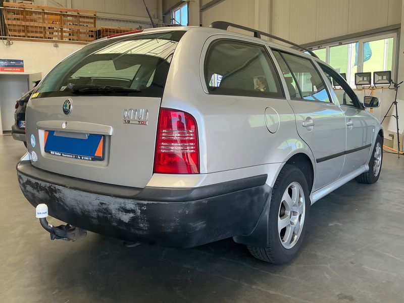 Skoda Octavia 1.9 TDI Elegance — zdjęcie 2