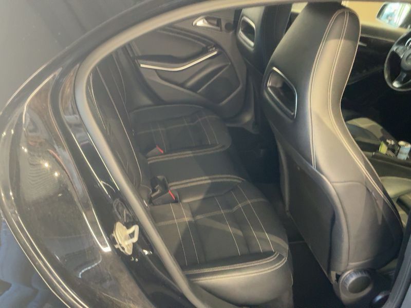 Mercedes-Benz A-Klasse A 180 BlueEfficiency Urban — zdjęcie 14