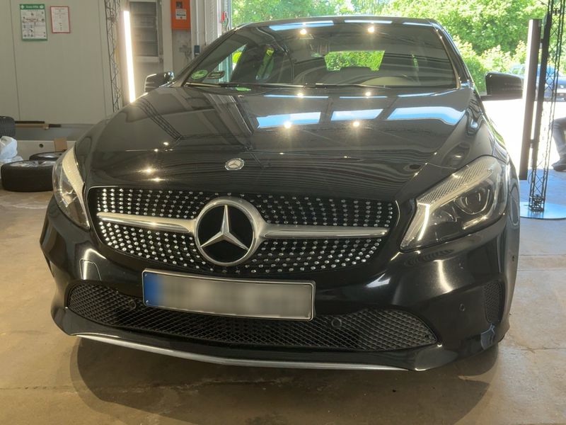 Mercedes-Benz A-Klasse A 180 BlueEfficiency Urban — zdjęcie 9