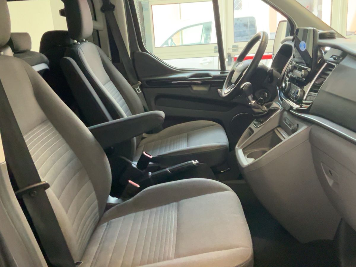 Ford Tourneo 2022 — photo 17