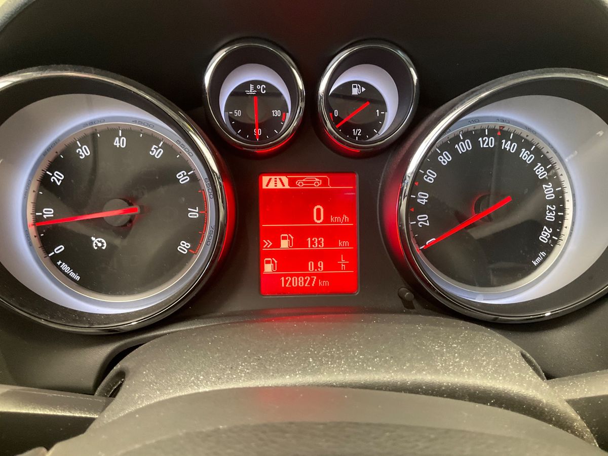 Opel Astra 2016 — photo 19