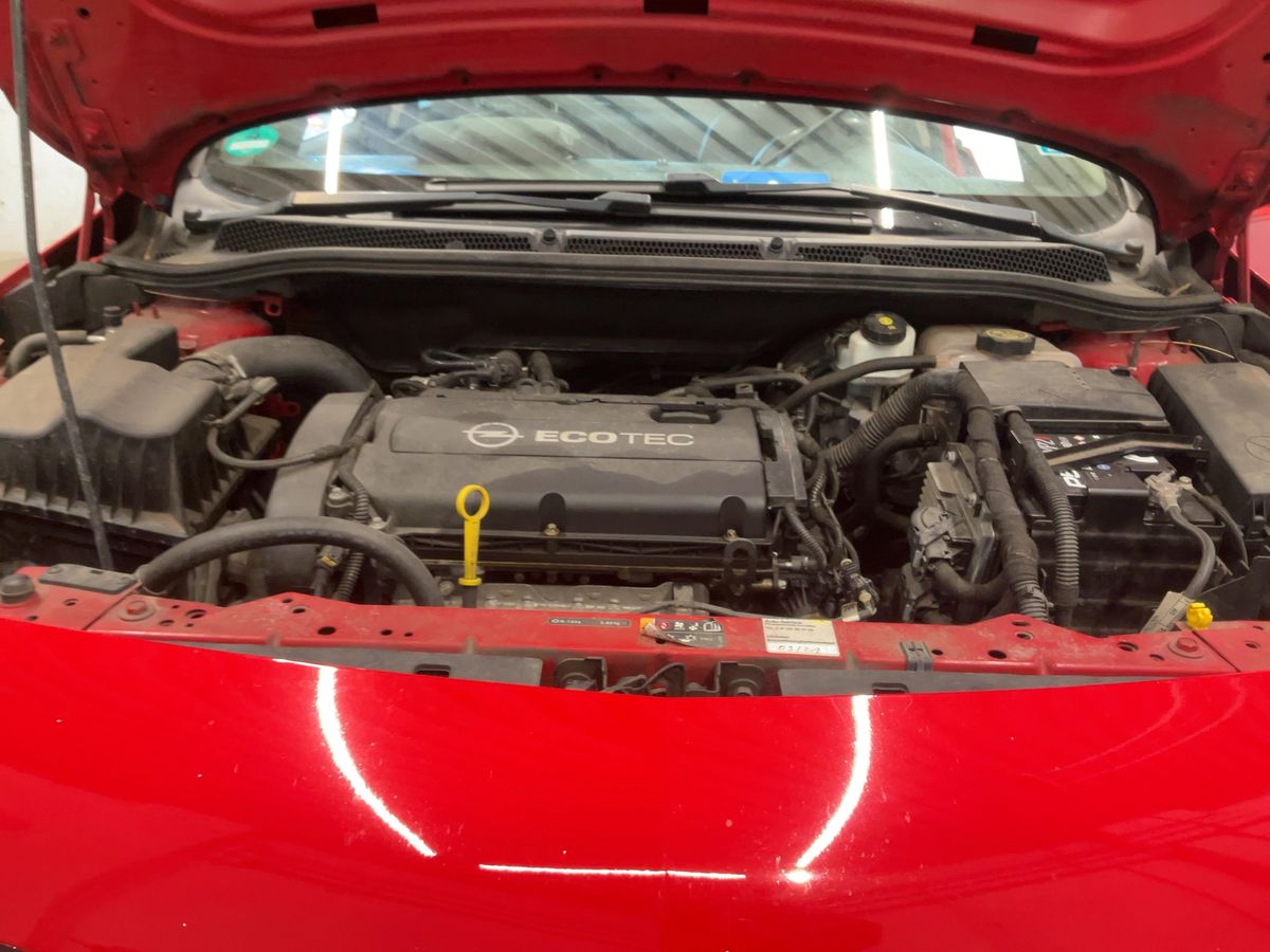 Opel Astra 2016 — photo 40