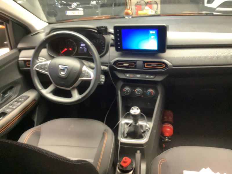 Dacia Sandero 1.0 TCe Stepway Comfort — zdjęcie 12