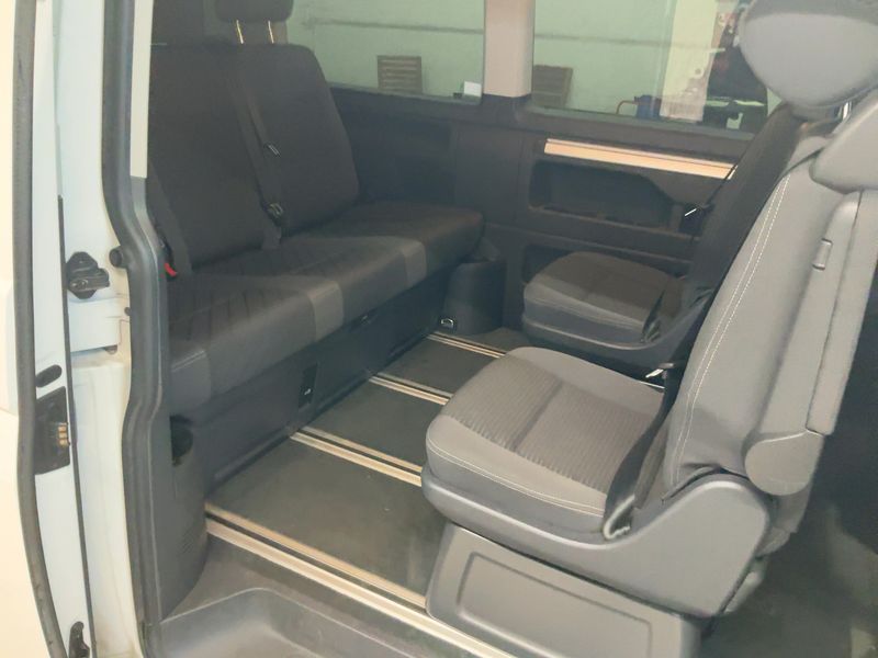 Volkswagen T5 Multivan 2.0 TDI BlueMotion Tech — zdjęcie 15