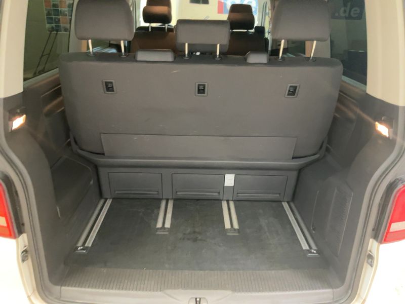 Volkswagen T5 Multivan 2.0 TDI BlueMotion Tech — zdjęcie 11