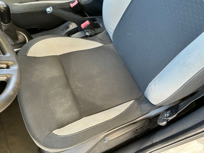 Renault Clio 1.5 dCi Expression 2011 – снимка 28
