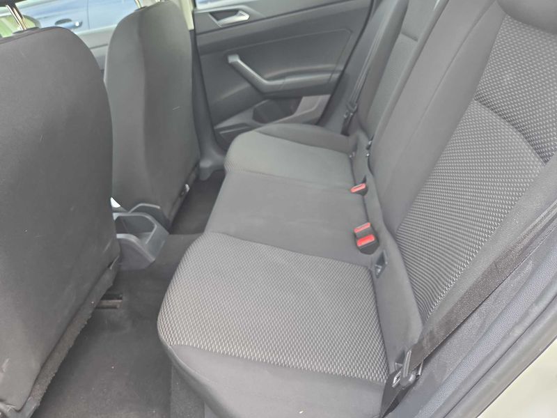 Volkswagen Taigo 1.0 TSI — zdjęcie 12