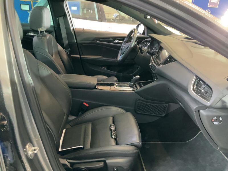 Opel Insignia Country Tourer 2.0 CDTI Basis 4x4 — zdjęcie 11