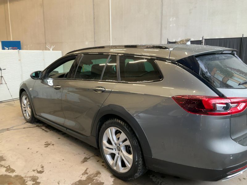 Opel Insignia Country Tourer 2.0 CDTI Basis 4x4 — zdjęcie 3