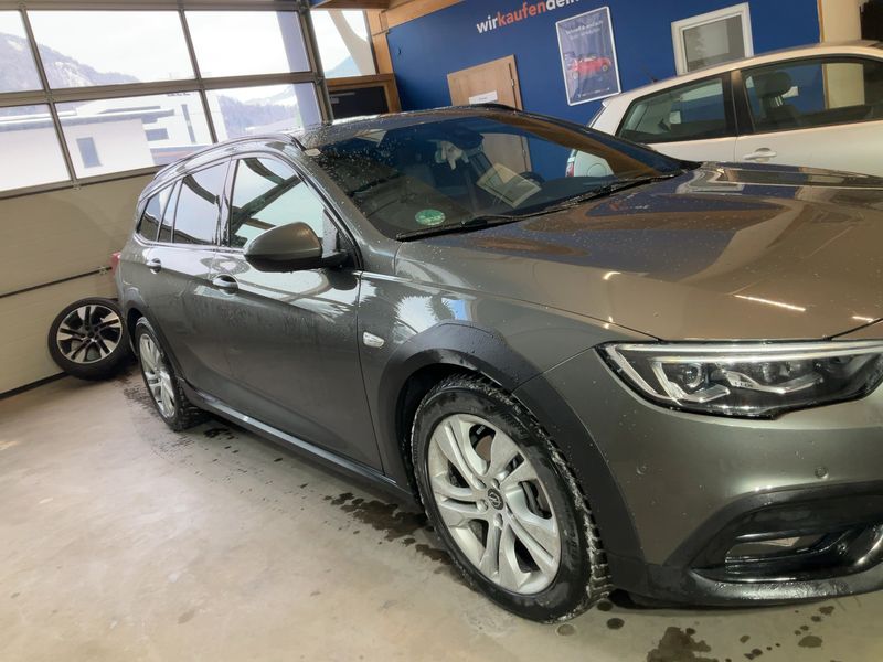 Opel Insignia Country Tourer 2.0 CDTI Basis 4x4 — zdjęcie 8