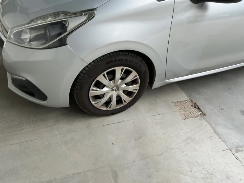 Peugeot 208 1.6 Blue-HDi Active 2015 – снимка 3