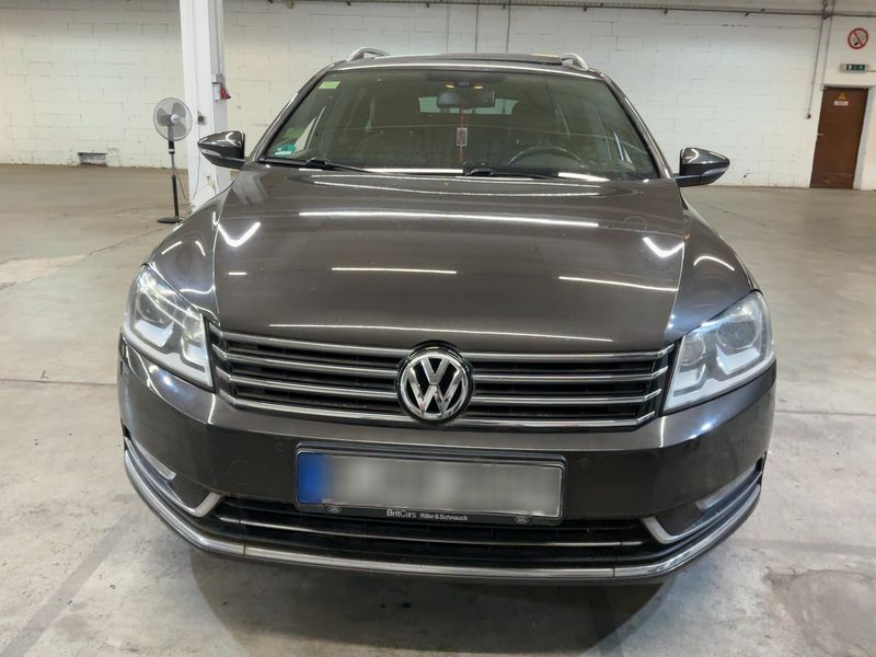 Volkswagen Passat 2.0 TDI Exclusive BlueMotion Tech — zdjęcie 9