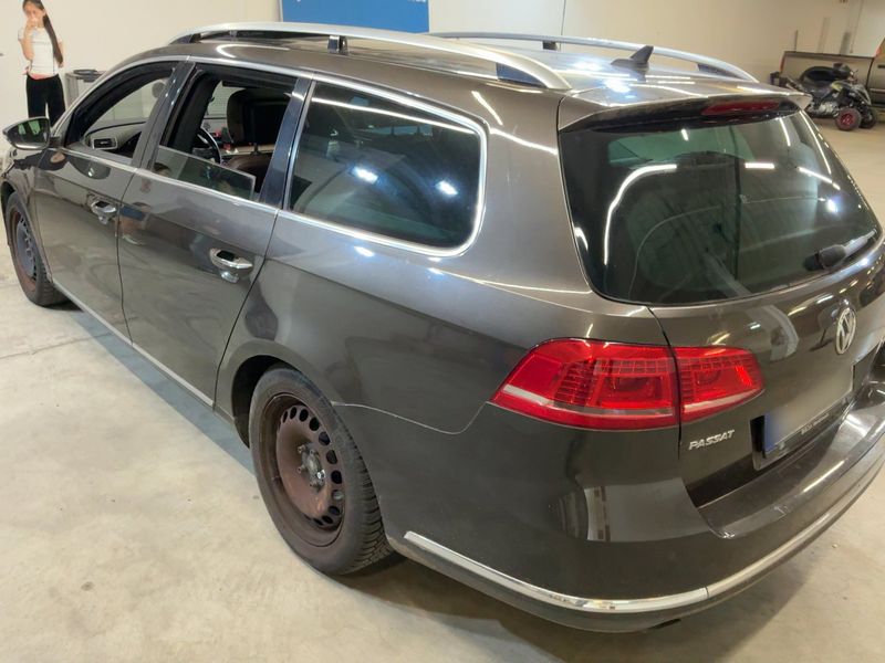 Volkswagen Passat 2.0 TDI Exclusive BlueMotion Tech — zdjęcie 3