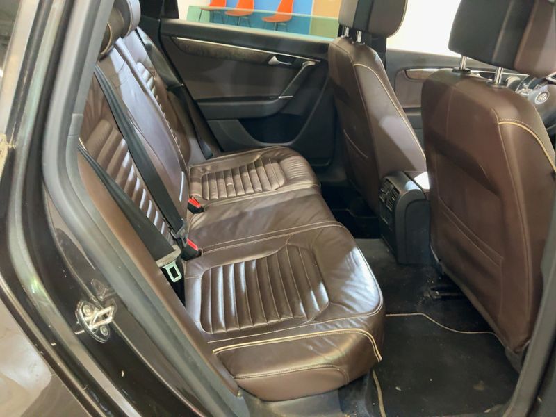 Volkswagen Passat 2.0 TDI Exclusive BlueMotion Tech — zdjęcie 14