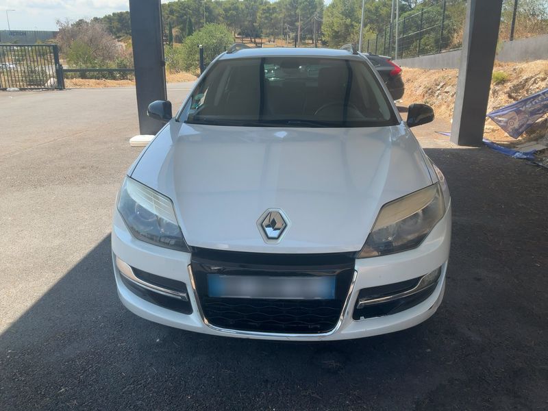 Renault Laguna 1.5 dCi Limited — zdjęcie 9