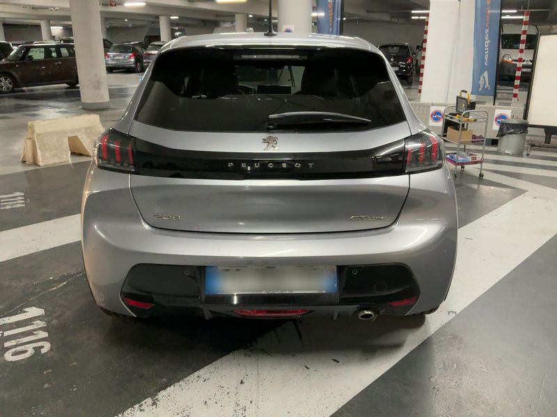 Peugeot 208 1.2 PureTech GT Line — zdjęcie 5