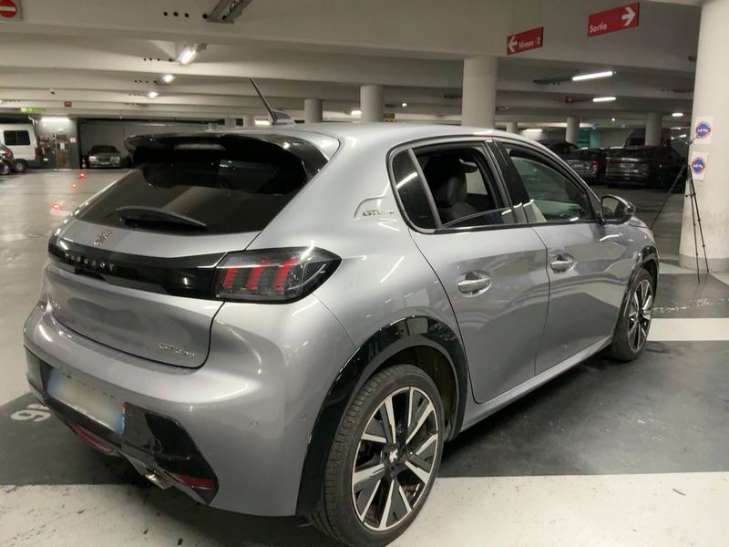 Peugeot 208 1.2 PureTech GT Line — zdjęcie 6