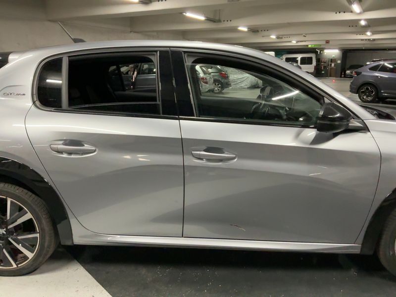 Peugeot 208 1.2 PureTech GT Line — zdjęcie 7