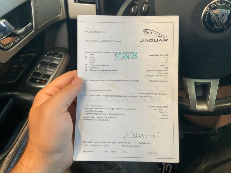 Jaguar XF 2.2 D Eco — zdjęcie 16