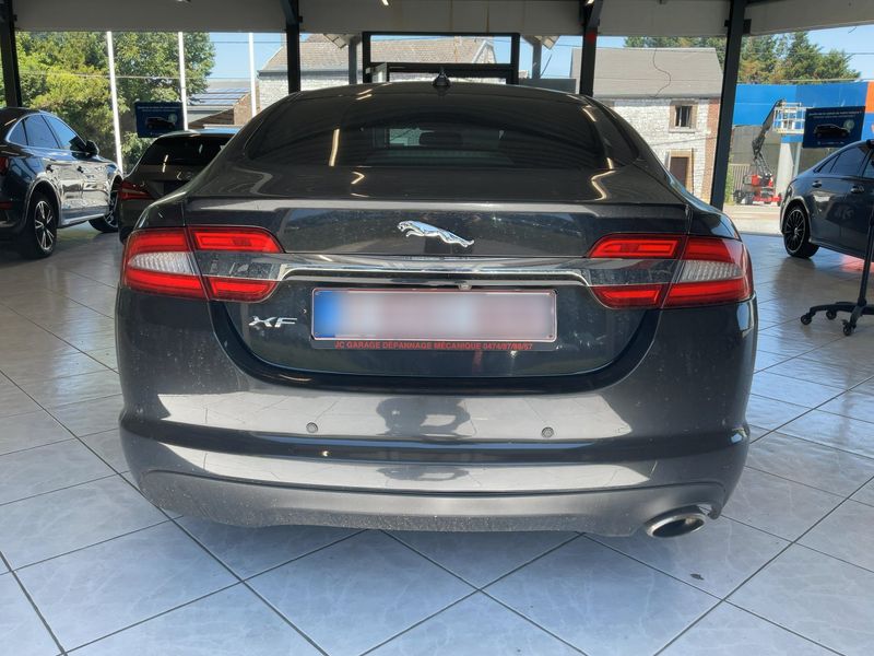 Jaguar XF 2.2 D Eco — zdjęcie 5
