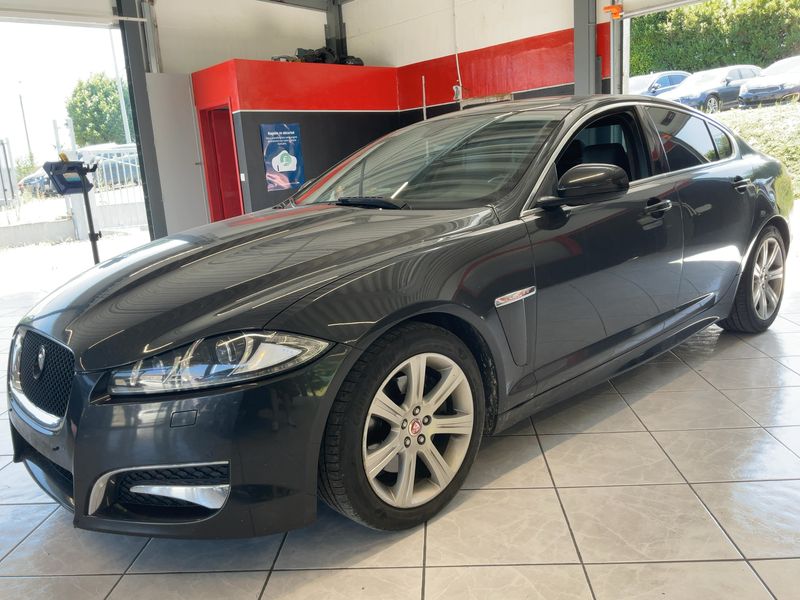 Jaguar XF 2.2 D Eco — zdjęcie 2