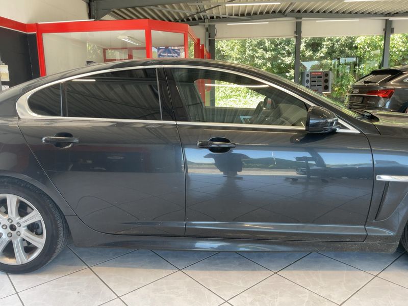 Jaguar XF 2.2 D Eco — zdjęcie 7