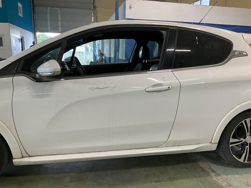Peugeot 208 1.6 THP GTi — zdjęcie 4