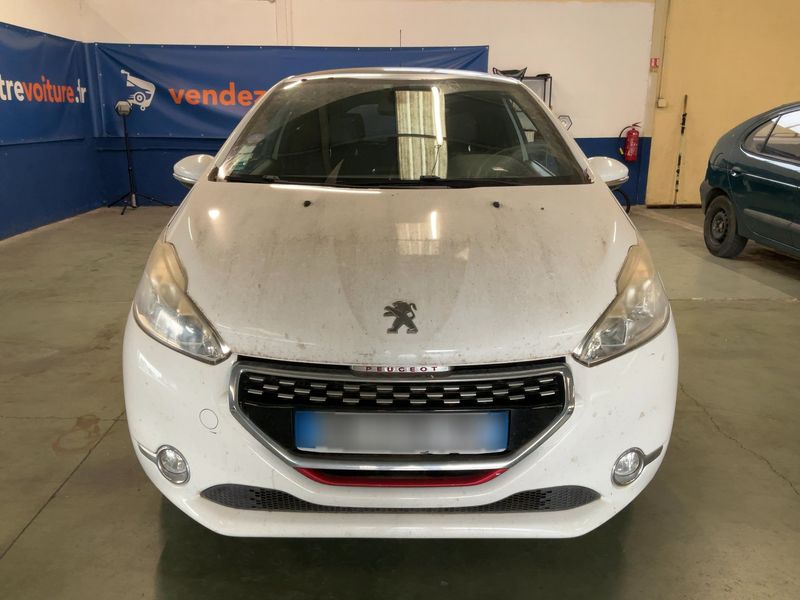 Peugeot 208 1.6 THP GTi — zdjęcie 9