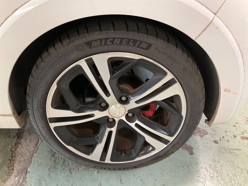 Peugeot 208 1.6 THP GTi 2014 – снимка 5