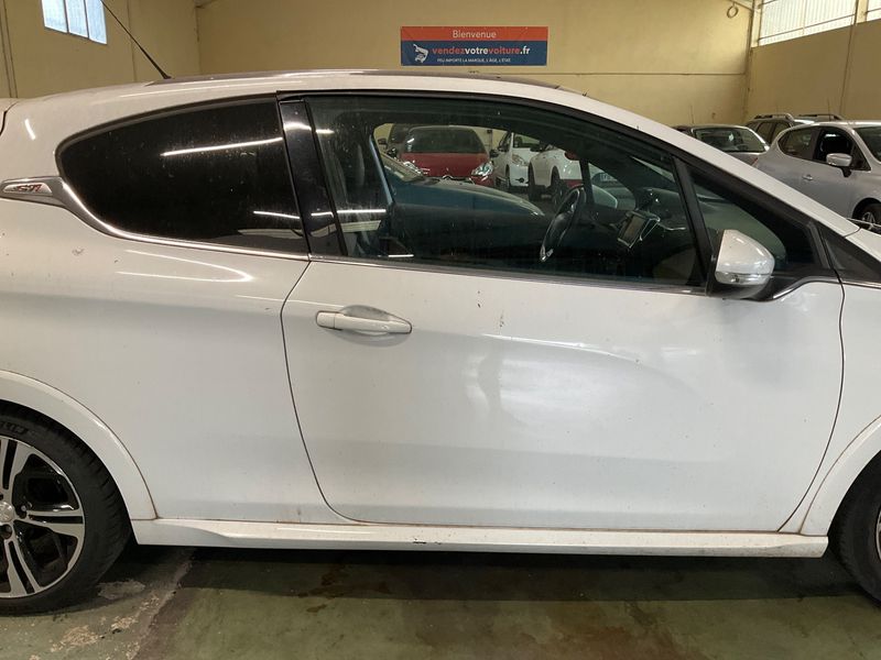 Peugeot 208 1.6 THP GTi — zdjęcie 7