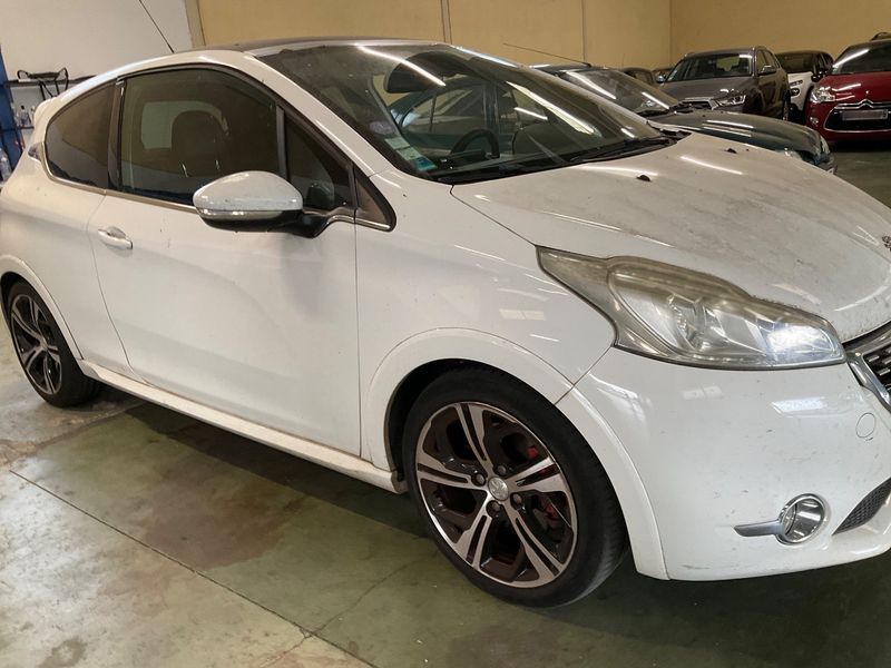 Peugeot 208 1.6 THP GTi — zdjęcie 8