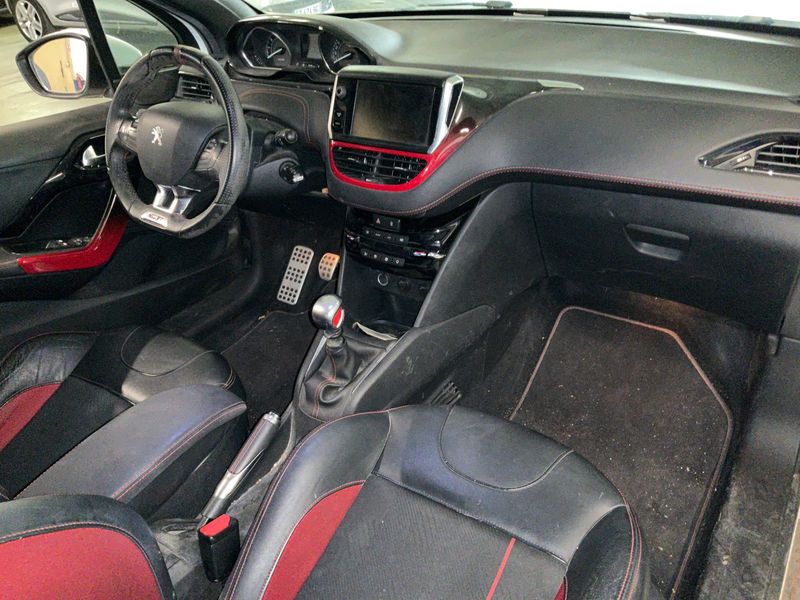 Peugeot 208 1.6 THP GTi — zdjęcie 12