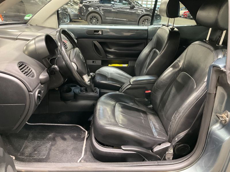 Volkswagen New Beetle 1.6 — zdjęcie 3