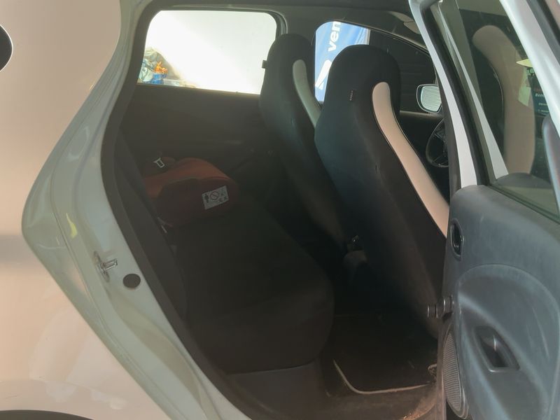 Renault Zoe electric drive 51 kW Life — zdjęcie 14